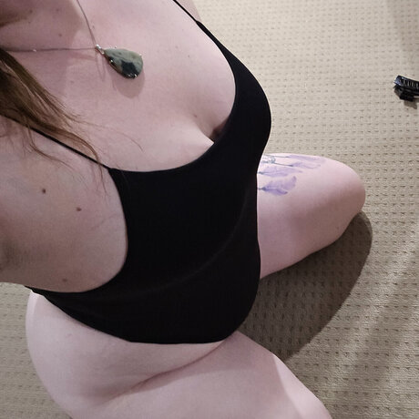 Foto di nudo di fuga di OnlyFans di Luna Star
