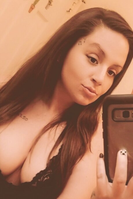 Foto di nudo di fuga di OnlyFans di Noemii Knightz
