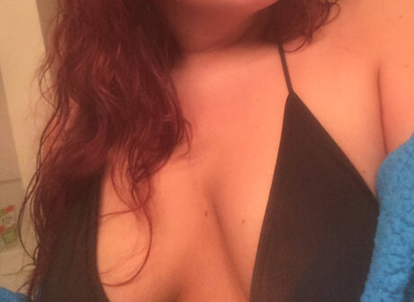 Foto di nudo di fuga di OnlyFans di Violet Redd