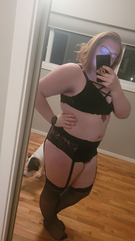 Foto di nudo di fuga di OnlyFans di Littleredfantasyxoxo