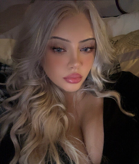 Foto di nudo di fuga di OnlyFans di Your Fav