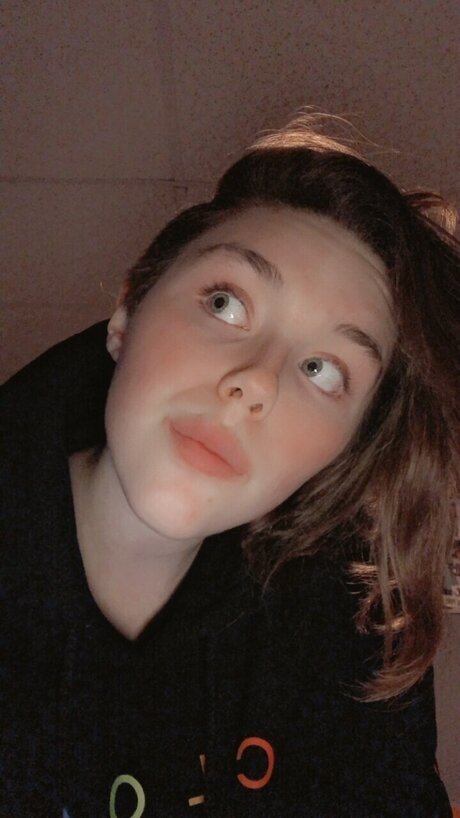 Foto di nudo di fuga di OnlyFans di Little Moamplt3