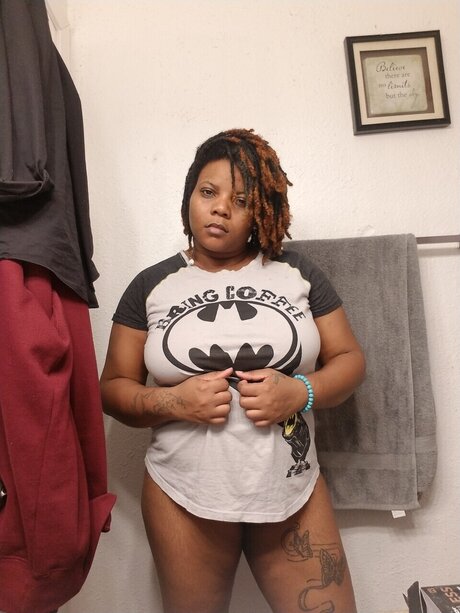 Foto di nudo di fuga di OnlyFans di Lady Sunray