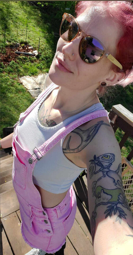 Foto di nudo di fuga di OnlyFans di Lily Loveless