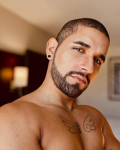 Foto di nudo di fuga di OnlyFans di Regaddo  Edd