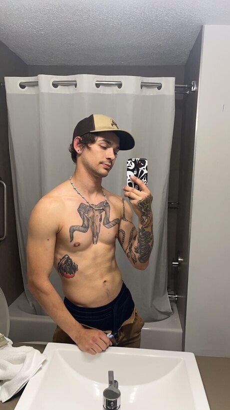 Foto di nudo di fuga di OnlyFans di Gage Henry