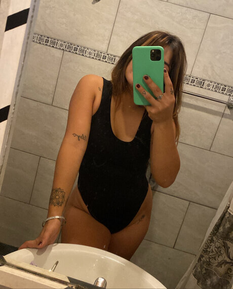 Foto di nudo di fuga di OnlyFans di La Chinaa