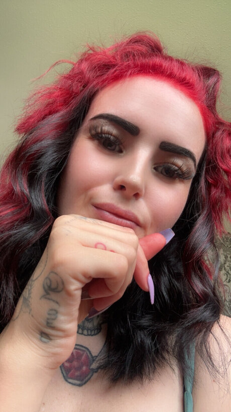 Foto di nudo di fuga di OnlyFans di Emann