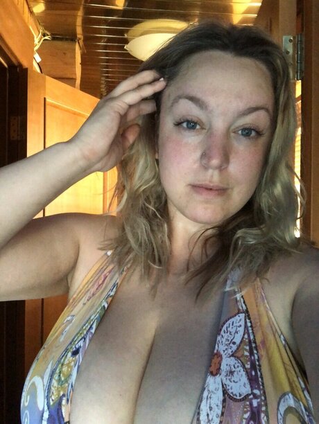 Foto di nudo di fuga di OnlyFans di Kira