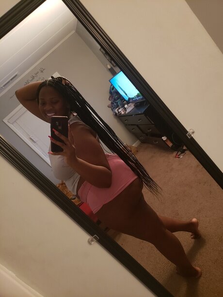Foto di nudo di fuga di OnlyFans di  Cheeks 
