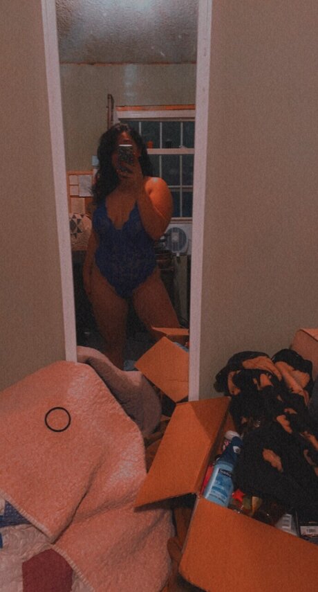 Foto di nudo di fuga di OnlyFans di Min