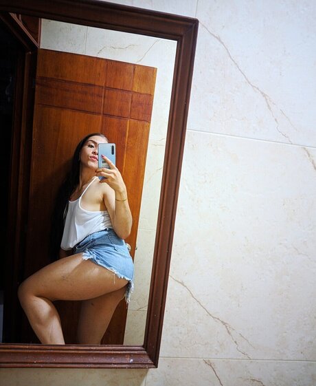 Foto di nudo di fuga di OnlyFans di Andrea Galvis