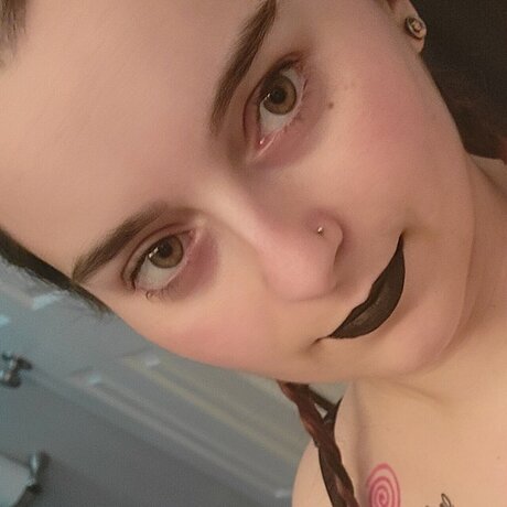 Foto di nudo di fuga di OnlyFans di Katie