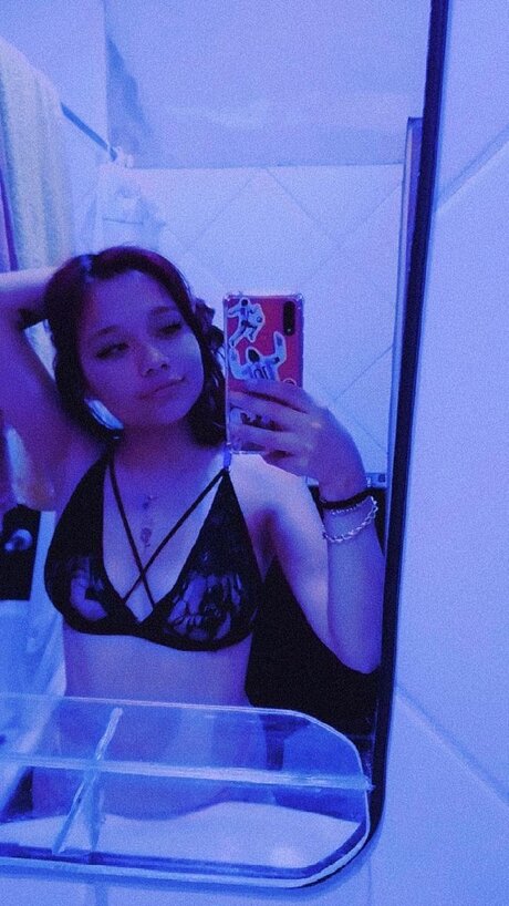 Foto di nudo di fuga di OnlyFans di Vanina
