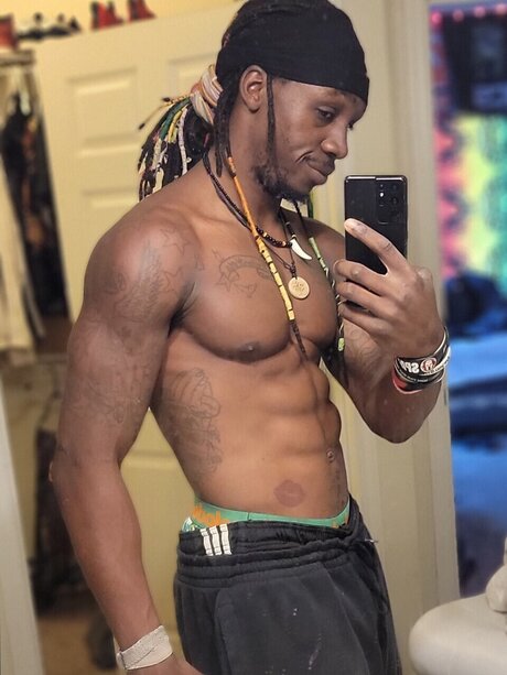 Foto di nudo di fuga di OnlyFans di Kingrah22