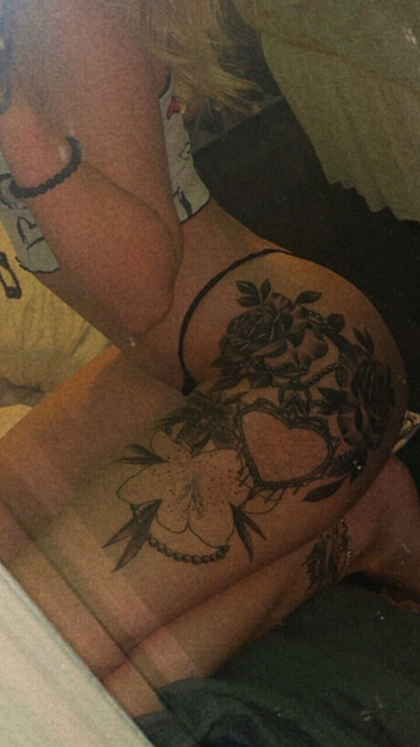 Foto di nudo di fuga di OnlyFans di Lottie