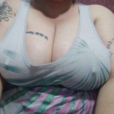 Foto di nudo di fuga di OnlyFans di Jug My Mammarie