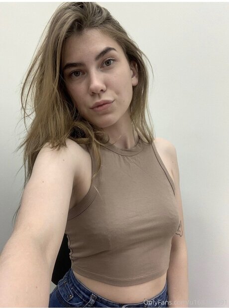 Foto di nudo di fuga di OnlyFans di Serena
