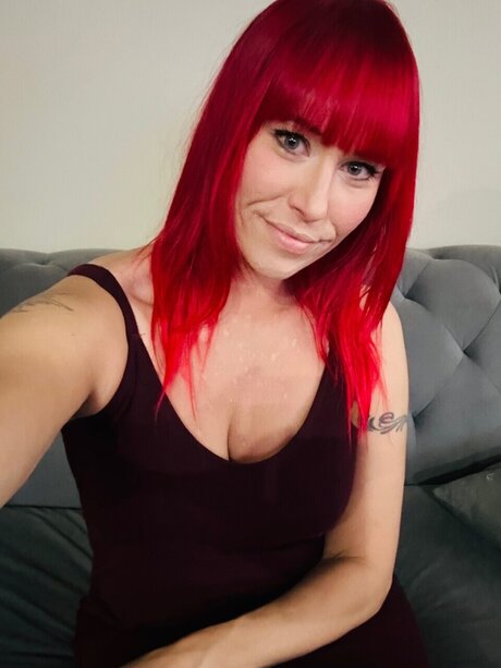 Foto di nudo di fuga di OnlyFans di Redhotvixen