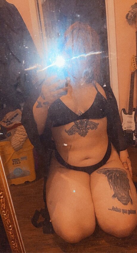 Foto di nudo di fuga di OnlyFans di Earth Baby