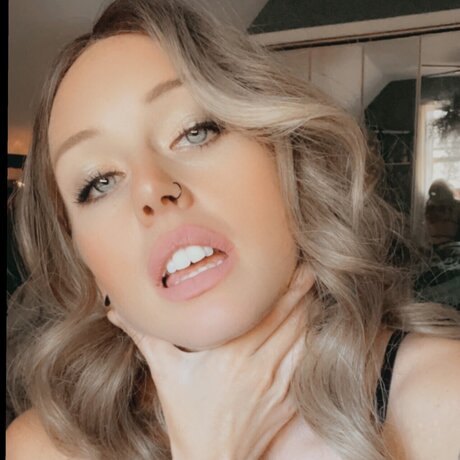 Foto di nudo di fuga di OnlyFans di Hotmessmals
