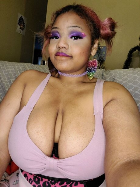 Foto di nudo di fuga di OnlyFans di Lyvyourlyfe