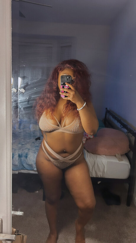 Foto di nudo di fuga di OnlyFans di Trina