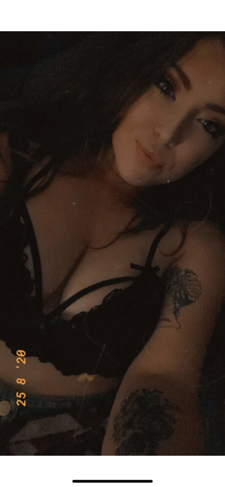 Foto di nudo di fuga di OnlyFans di Shelby