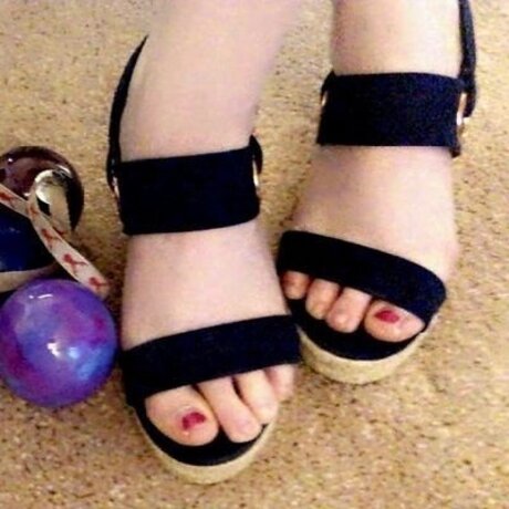 Foto di nudo di fuga di OnlyFans di Lil Miss Pretty Feet