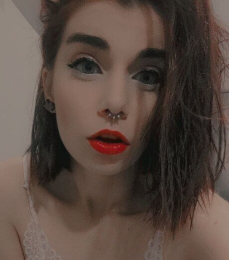 Foto di nudo di fuga di OnlyFans di Little Satana