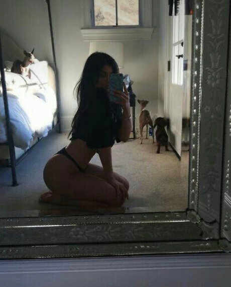 Foto di nudo di fuga di OnlyFans di Khloe