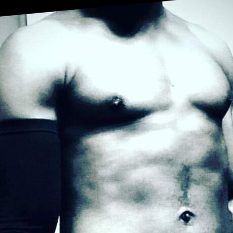 Foto di nudo di fuga di OnlyFans di Andrew