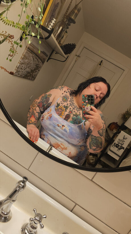 Foto di nudo di fuga di OnlyFans di Alicia