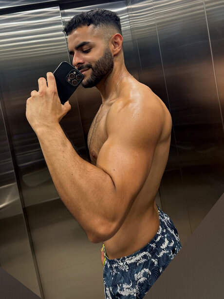 Foto di nudo di fuga di OnlyFans di Luis