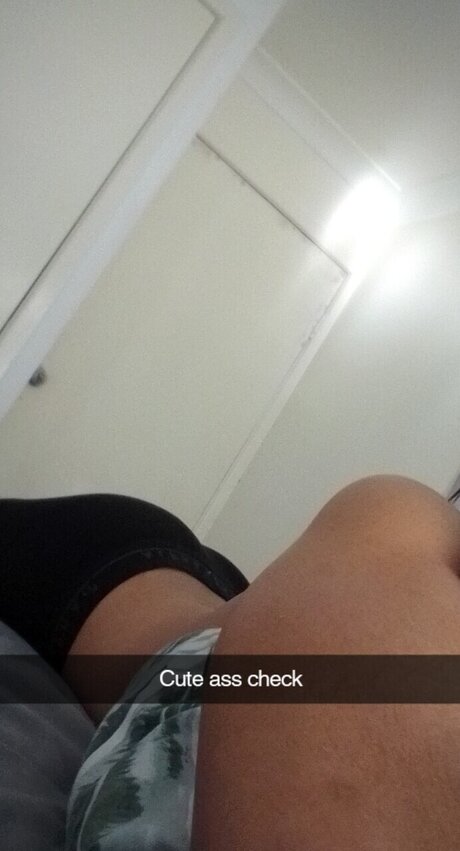 Foto di nudo di fuga di OnlyFans di Charles Junior