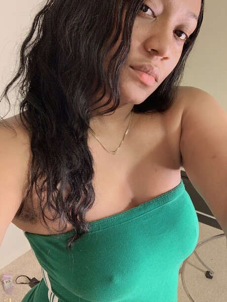 Foto di nudo di fuga di OnlyFans di Myya