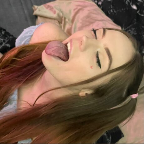 Foto di nudo di fuga di OnlyFans di Your Kitten 