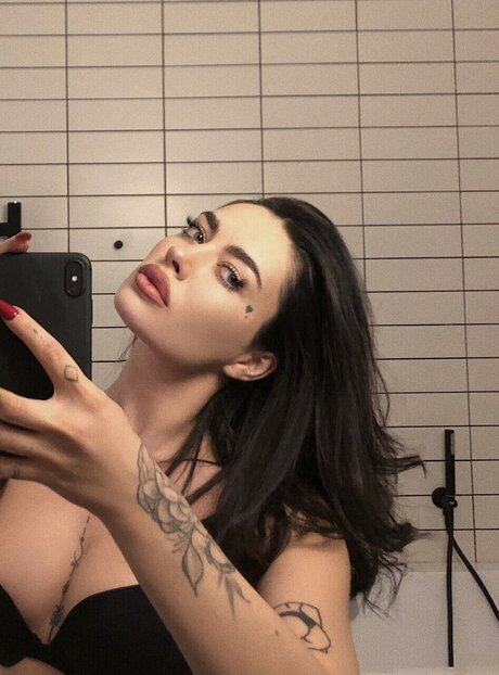 Foto di nudo di fuga di OnlyFans di Daryna Lozinska