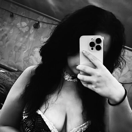 Foto di nudo di fuga di OnlyFans di Brattan
