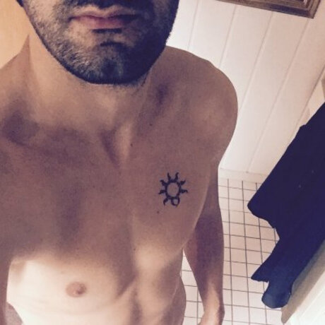 Foto di nudo di fuga di OnlyFans di Chino