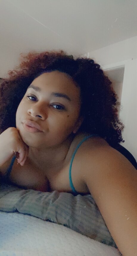 Foto di nudo di fuga di OnlyFans di Sassyred