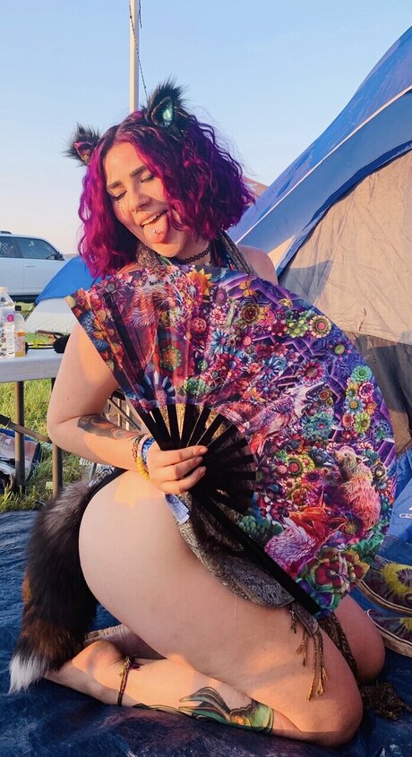 Foto di nudo di fuga di OnlyFans di Hippieeekitty
