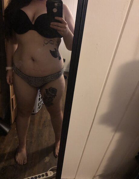 Foto di nudo di fuga di OnlyFans di Haley