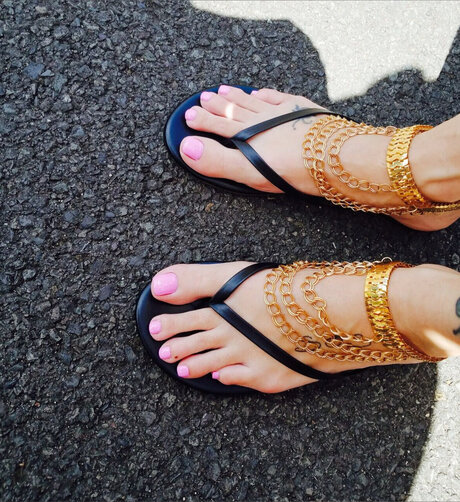 Foto di nudo di fuga di OnlyFans di Sexy Latina Feet