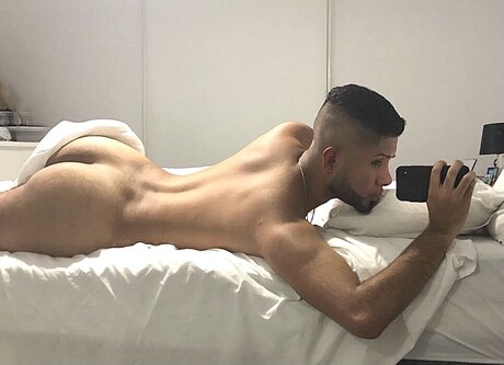 Foto di nudo di fuga di OnlyFans di St 