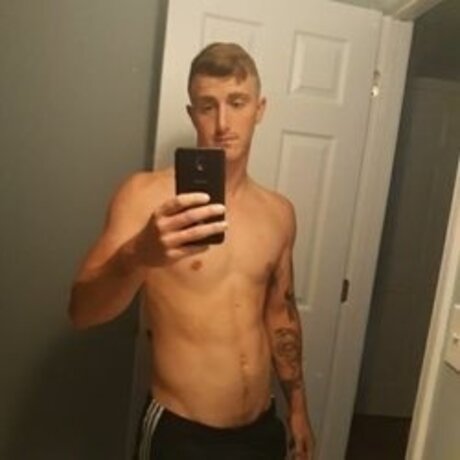 Foto di nudo di fuga di OnlyFans di Shawn