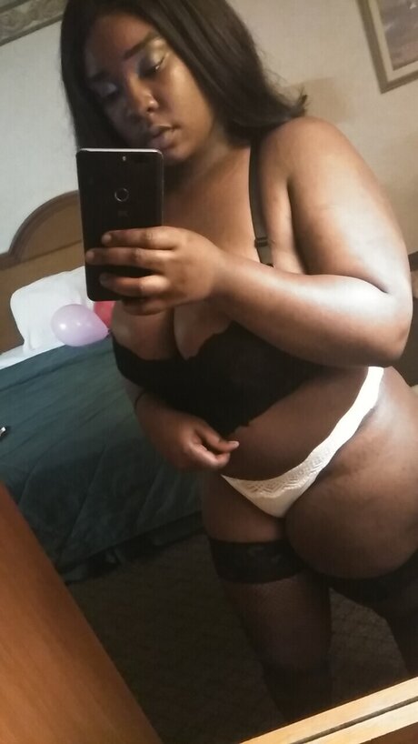 Foto di nudo di fuga di OnlyFans di Chocolate