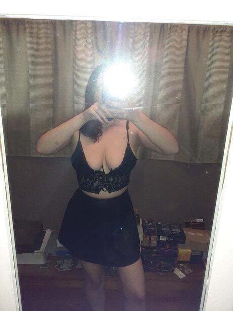 Foto di nudo di fuga di OnlyFans di Scarlet Rose