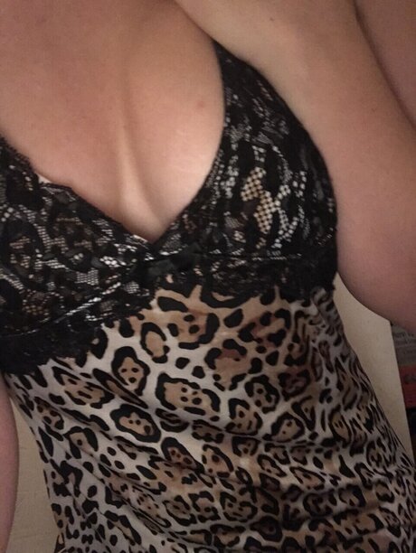 Foto di nudo di fuga di OnlyFans di Andi