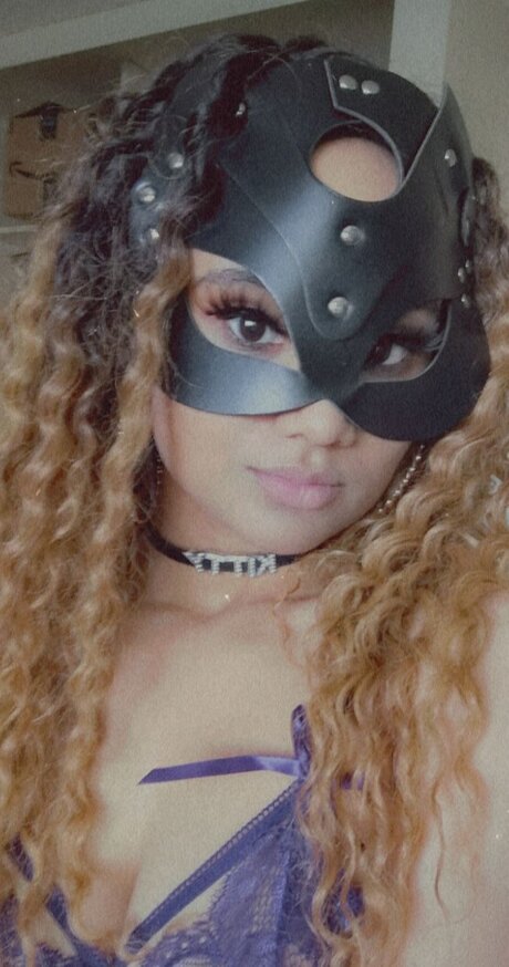 Foto di nudo di fuga di OnlyFans di Mizzsmittenkitten